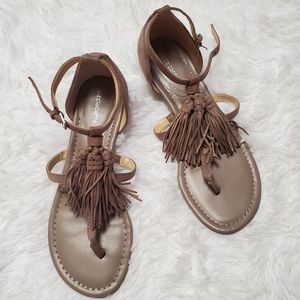 LIZ CLAIBORNE "DARCY" TAN TASSEL SANDALS!
